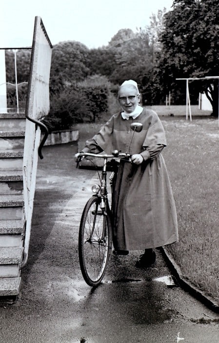 Archives Yverdon-Revue pour Pro vélos 057 Soeur Marguerite juillet 1967